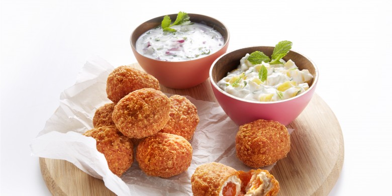 Chick-Ins met mango-muntdip en uienraita