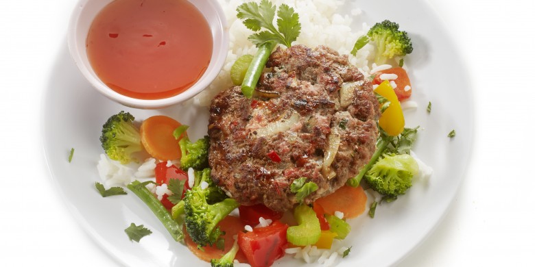 Oosterse burgers met chilisaus