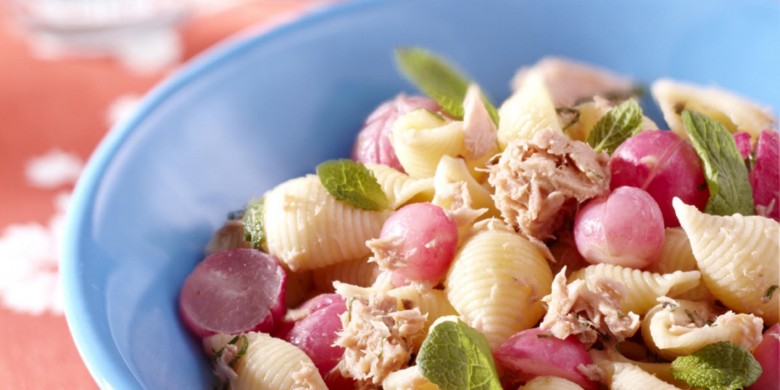 Pasta met tonijn  en geroosterde radijs