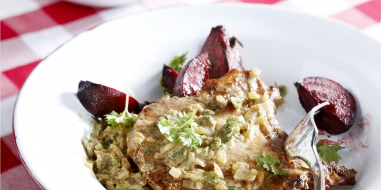 Ribkarbonade met peterselie en geroosterde bieten