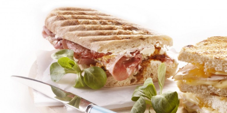 Roomkaas-rookvleestosti