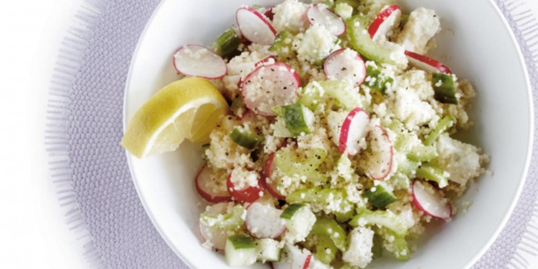 Couscoussalade met kaas en groenten