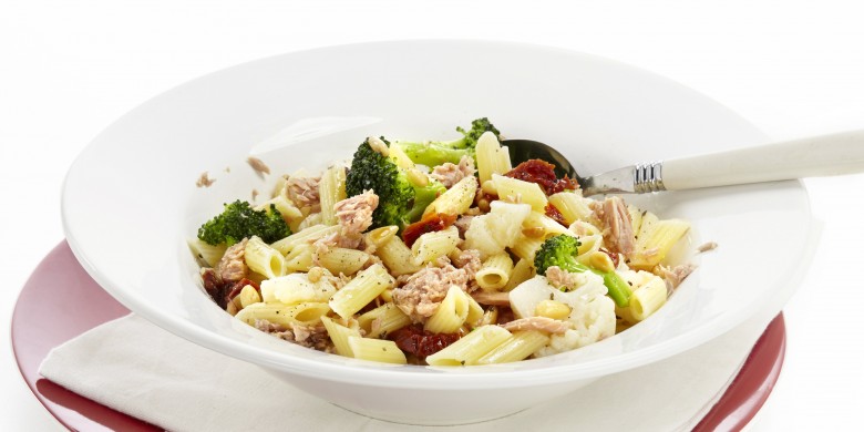 Pasta met bloemkool, broccoli en tonijn