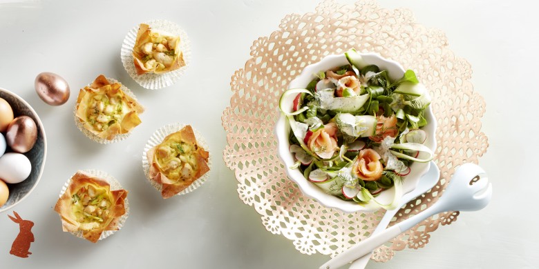 Veldsla met zalm en romige dilledressing