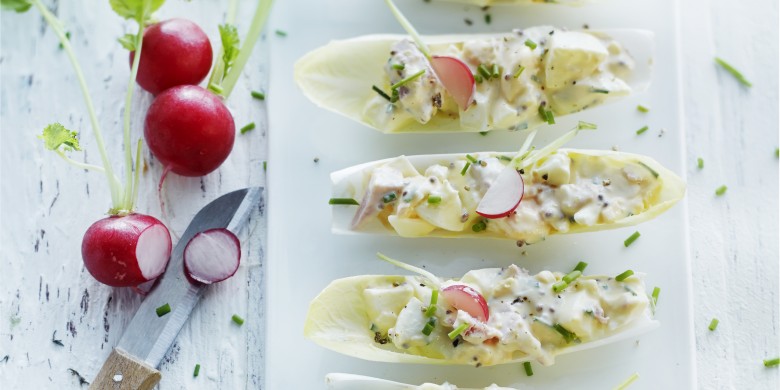 Witlofbakjes met eiersalade