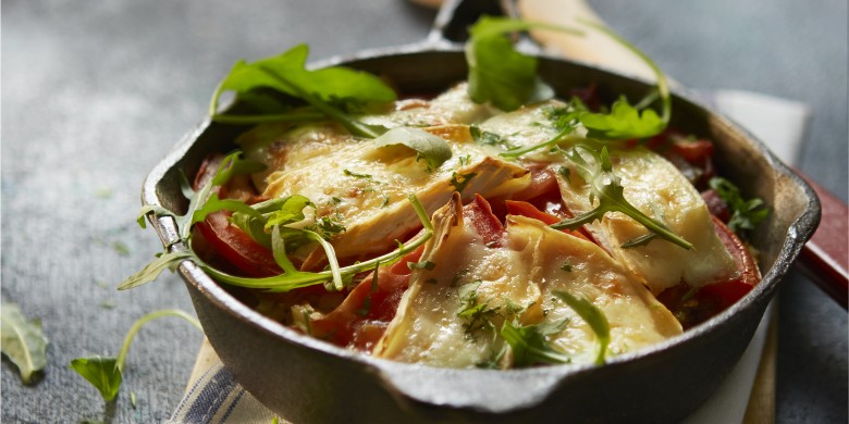 Aardappelkoek met spekjes, kool en brie