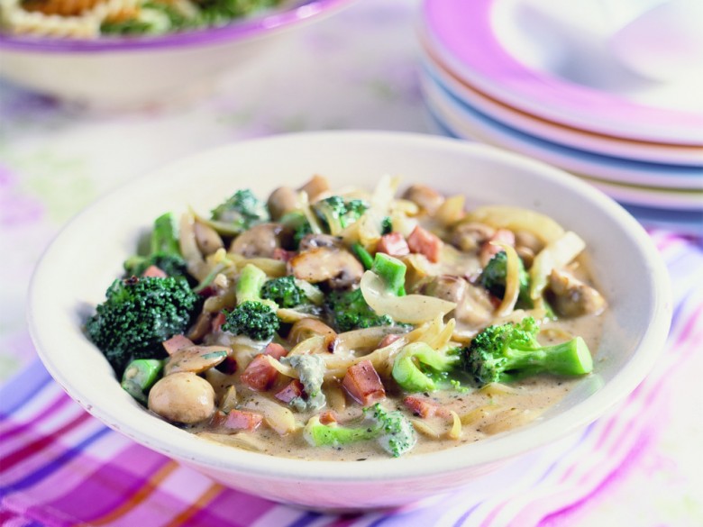 Pastasaus met blauwschimmelkaas
