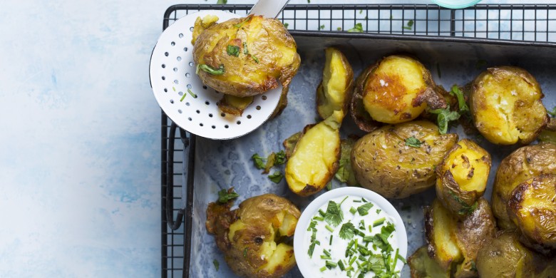 Crispy aardappels met limoenroom