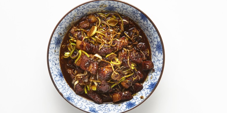 Speklapjes in ketjapsaus