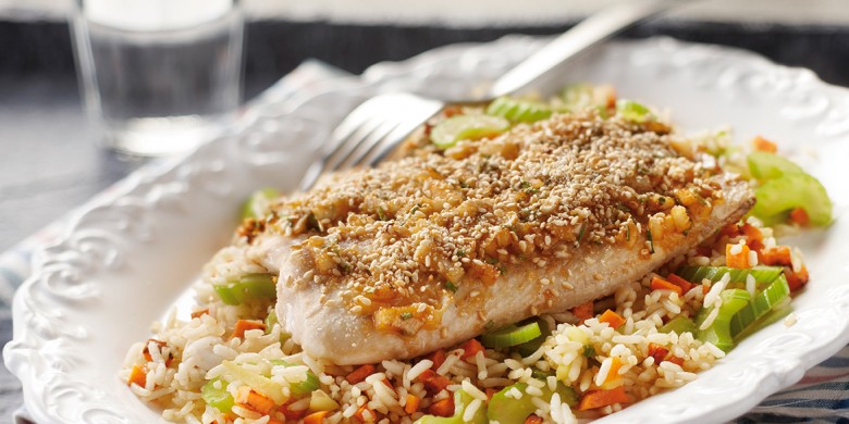 Gegrilde tilapia met chili, sesam en gebakken rijst