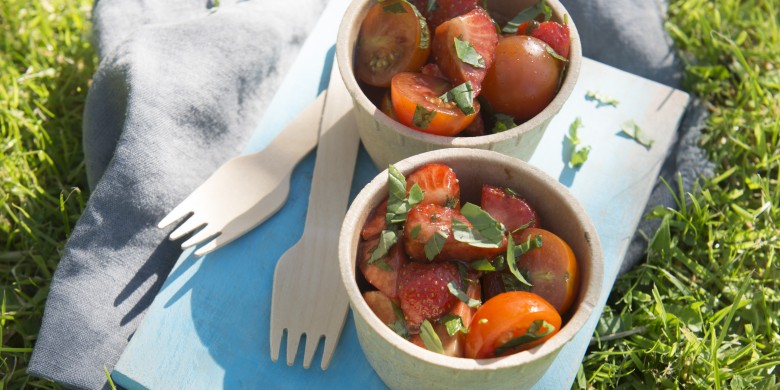Tomatensalade met aardbeien