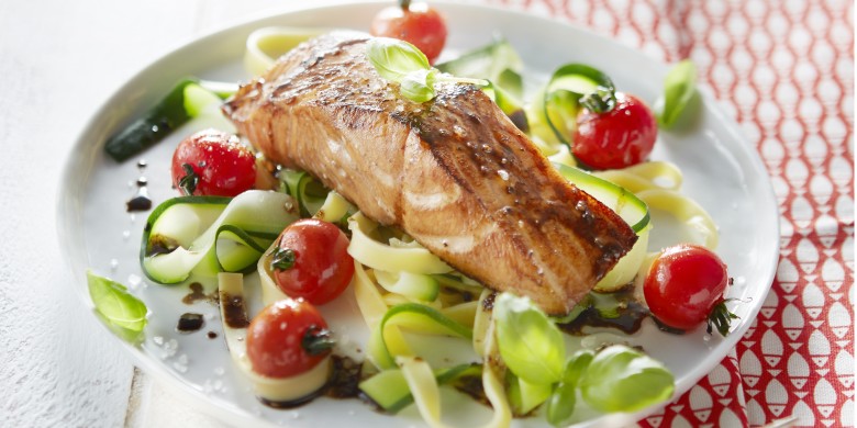 Zalm met balsamico en vanille op courgettepasta