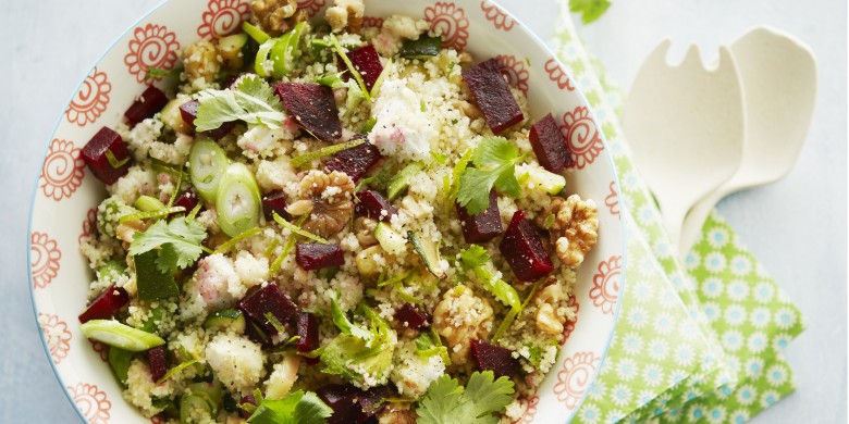 Couscous met courgette, bietjes en walnoten