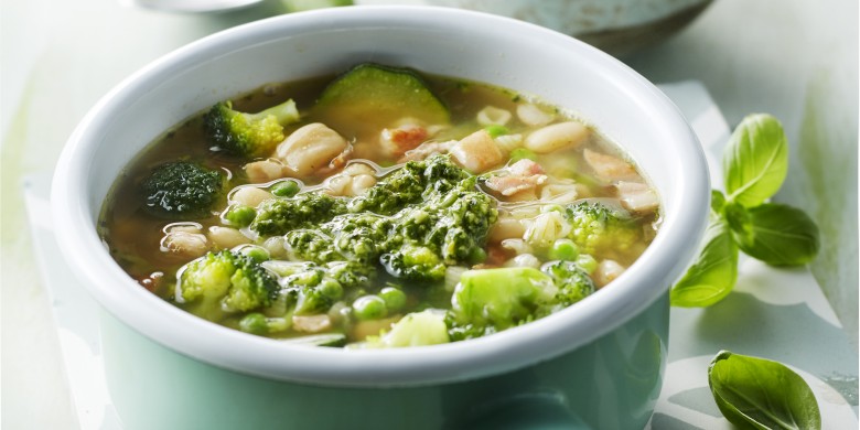 Groene minestrone met pesto
