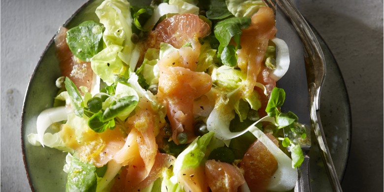 Zalmsalade met sinaasappeldressing