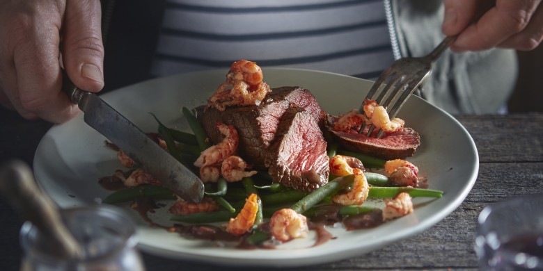 Biefstuk met rivierkreeft en rodewijnsaus