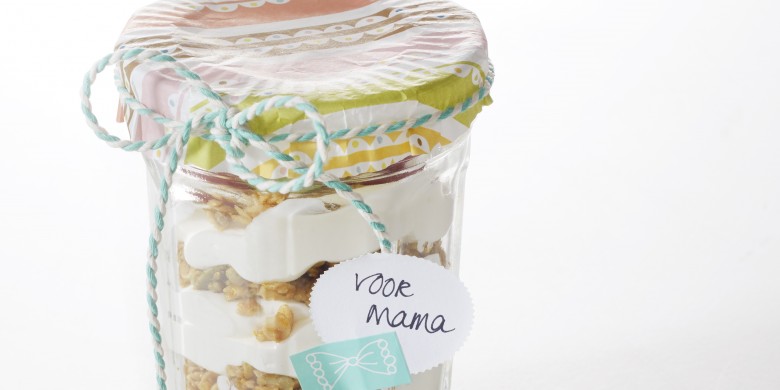 Cheesecake in a jar met granola en frambozen