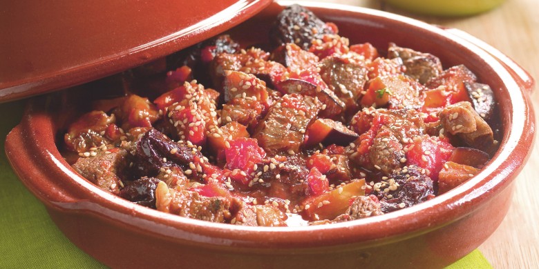 Tajine van rundvlees, pruimen en aubergines