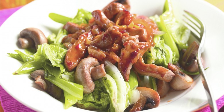 Varkenshaas en Chinese kool uit de wok