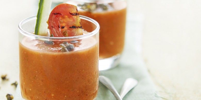 Gazpacho van gegrilde tomaat met knapperige kappertjes