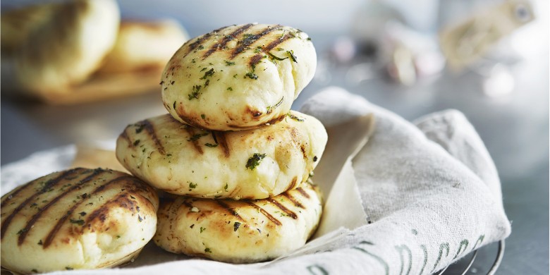 Platbrood met kruidenolie