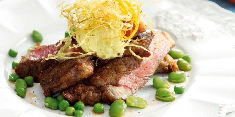 Gegrilde Argentijnse steak met oranjeboter en gefrituurde gember
