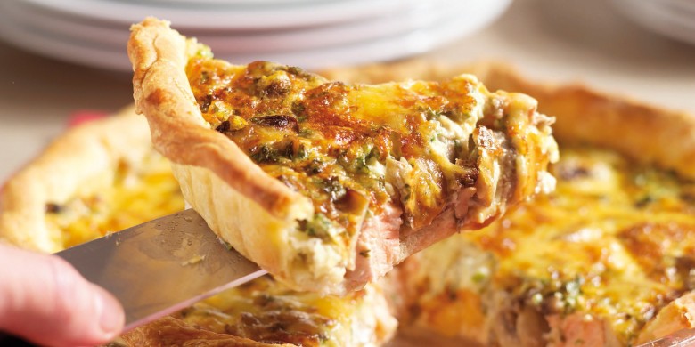 Quiche met zalm en champignons
