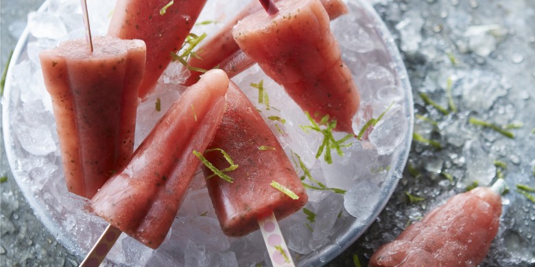 Aardbei-watermeloen ijsjes