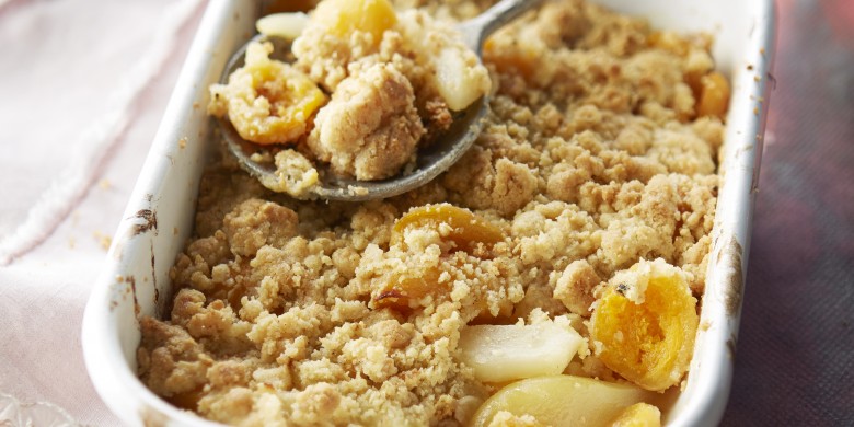 Peren-abrikozencrumble met havermout