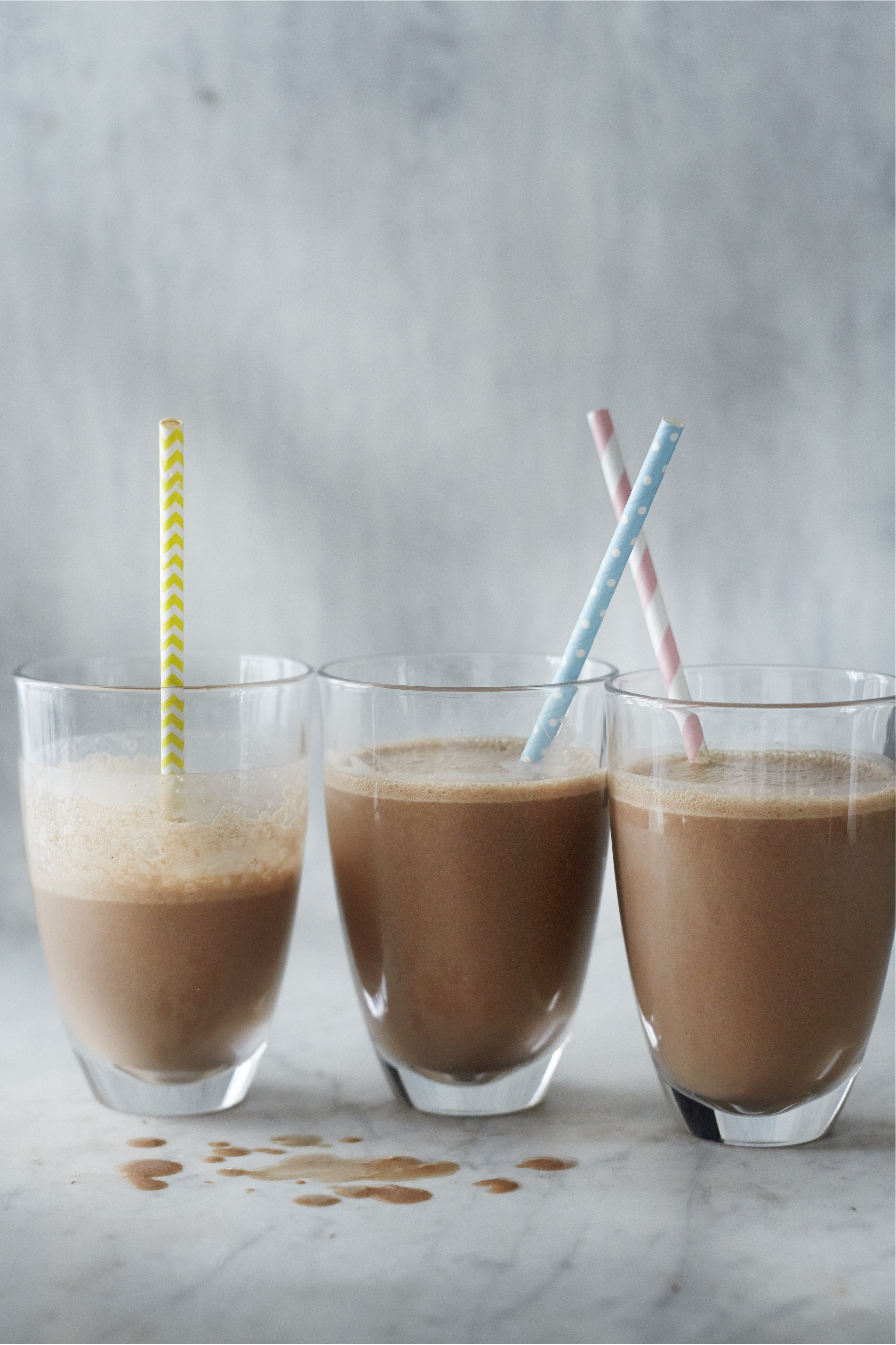 Amandelmilkshake met chocolade en banaan