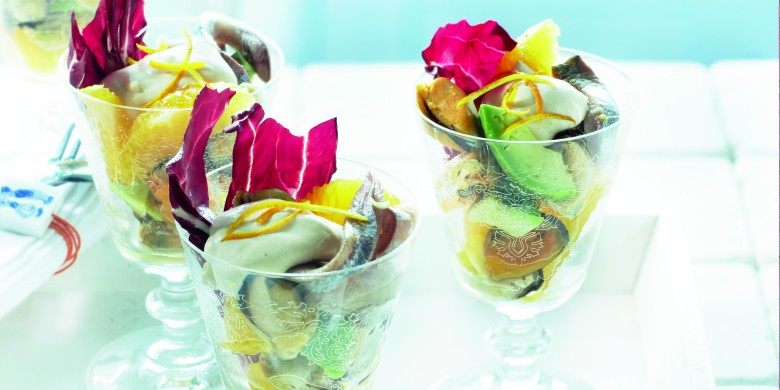Mossel-maatjescocktail met sinaasappel en avocado