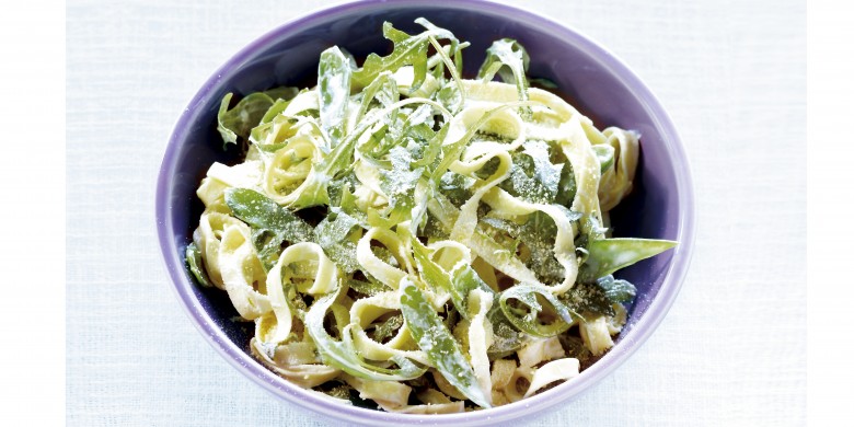 Pasta met peultjes, citroen en verse kaas