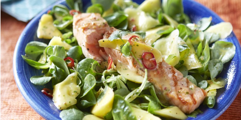 Gegrilde zalm met pittige mangosalade