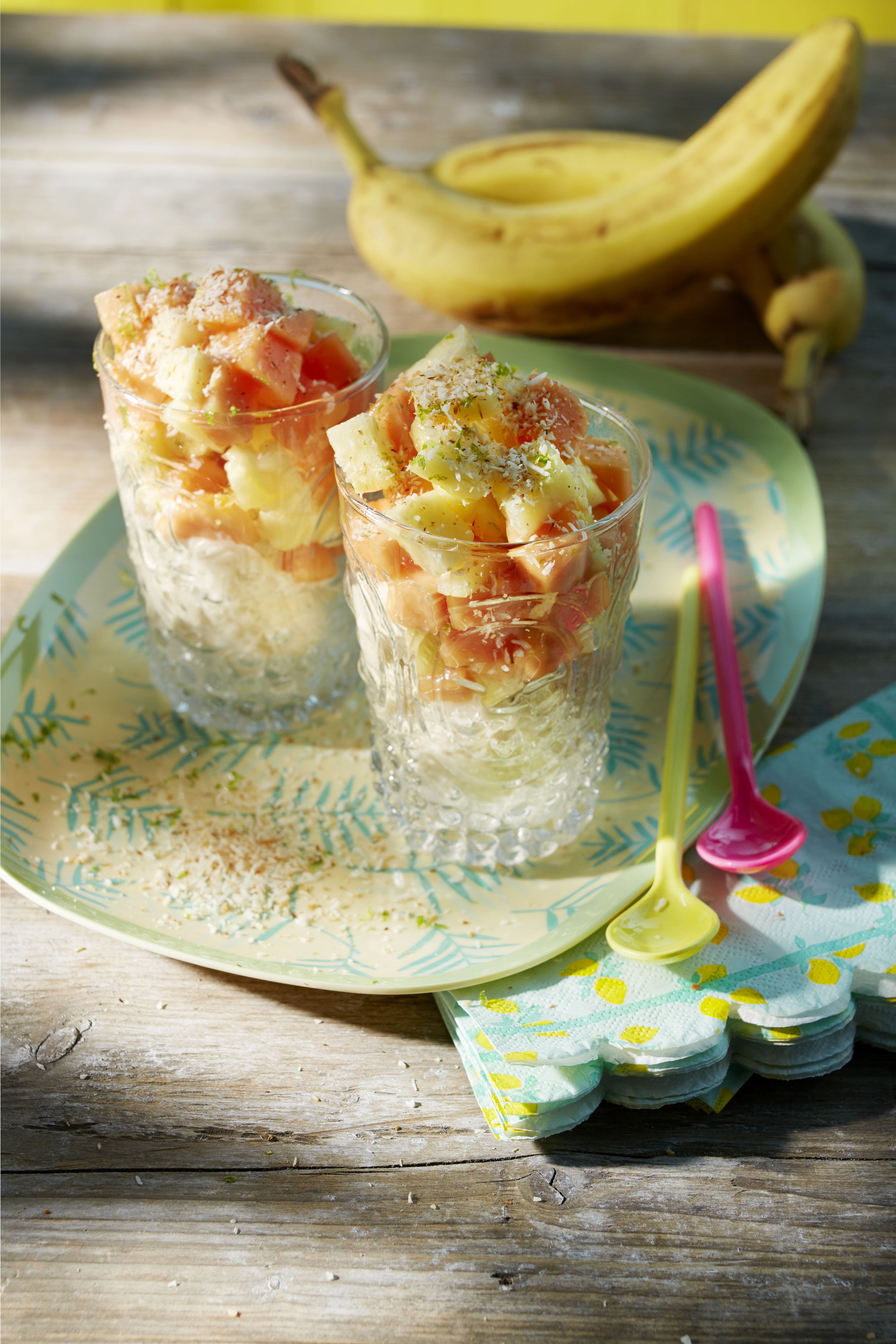 Frozen bananasorbet met exotisch fruit en kokos