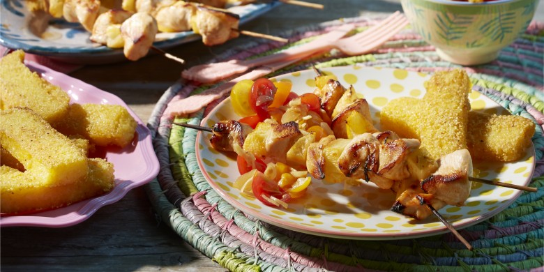 Kipkebabs met polenta en gembersalsa