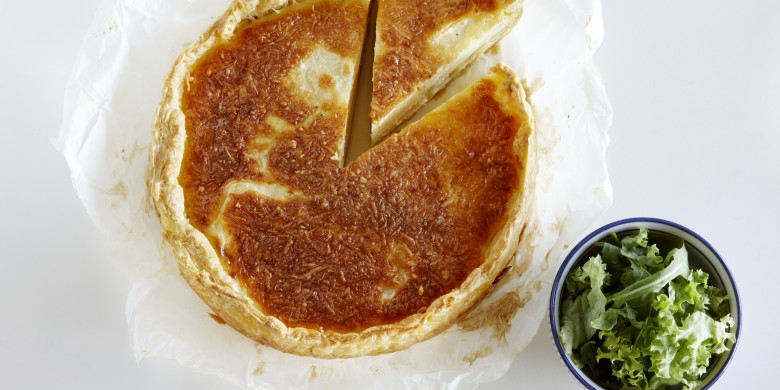 Quiche met knolselderij en groene salade