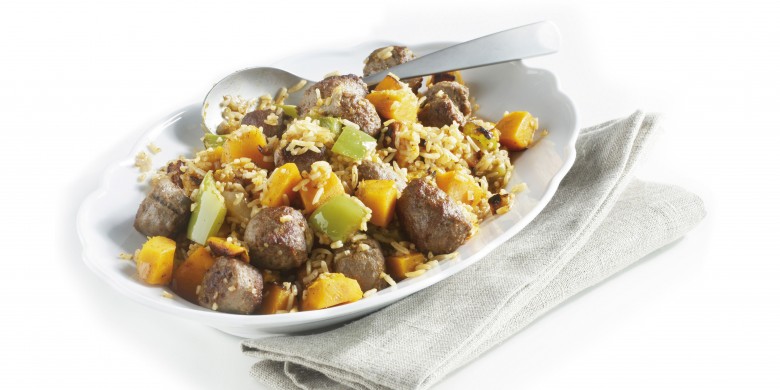 Rijst met saucijzen en pompoen