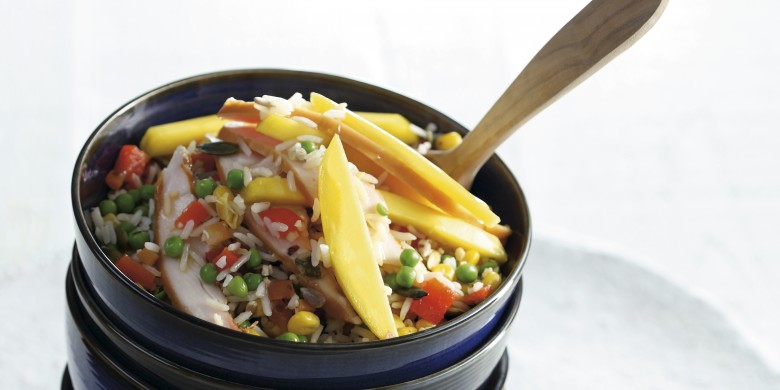 Rijstsalade met gerookte kipfilet