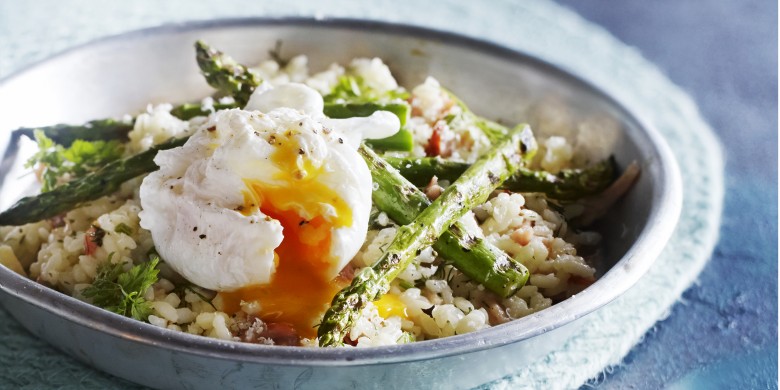 Risotto met groene asperges, ham en ei