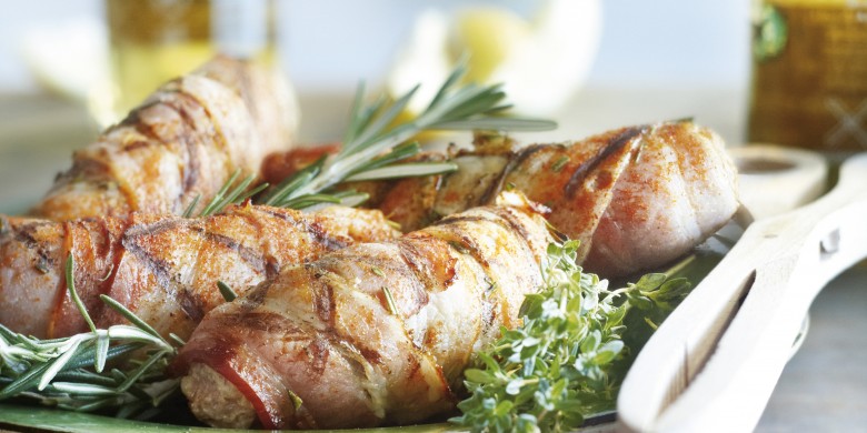 Saucijsjes in ontbijtspek met tijm en rozemarijn