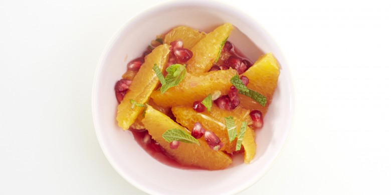Sinaasappelsalade met granaatappel en munt