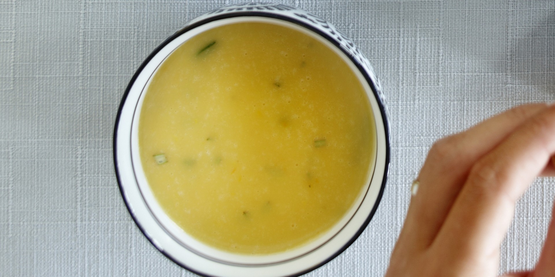Sinaasappelsaus met rozemarijn