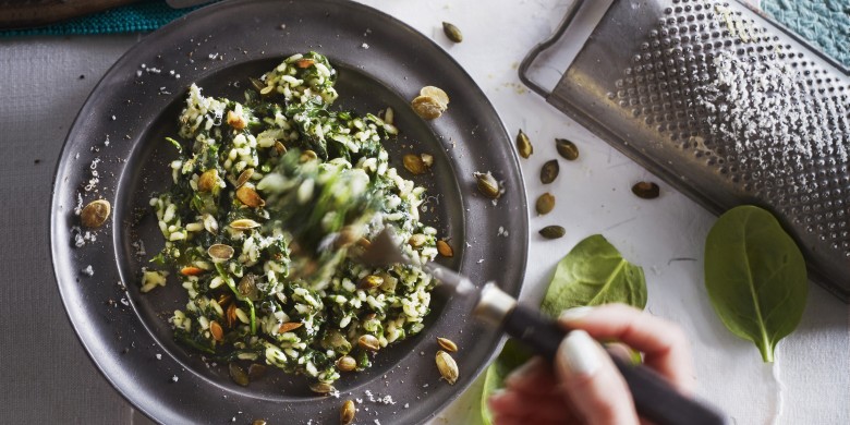 Spinazierisotto met pompoenpitten