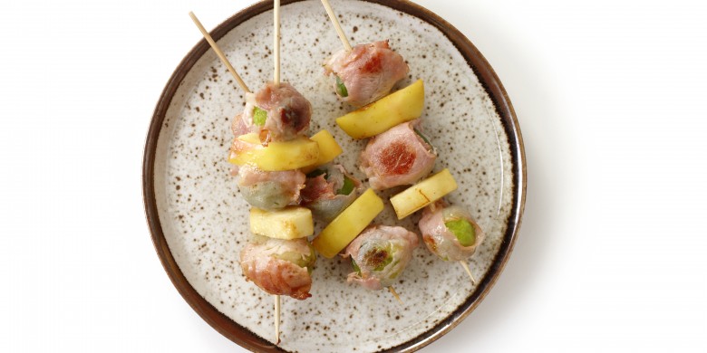 Spruitjesspiesjes met appel en bacon