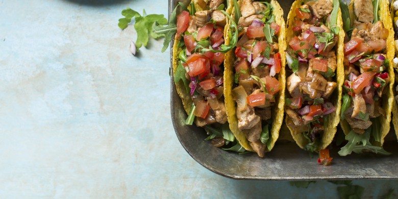 Taco's met kip en Mexicaanse salsa