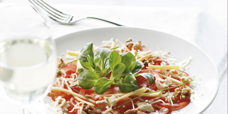 Tomatencarpaccio met selderij en kaas