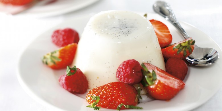 Vanille panna cotta met rood fruit