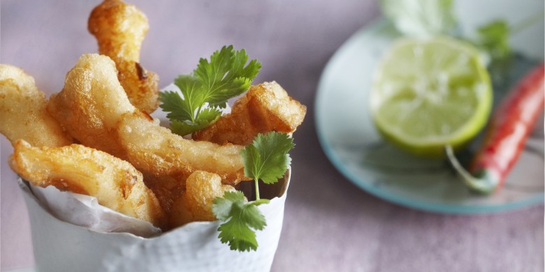 Visfritters met limoen en kokosdip
