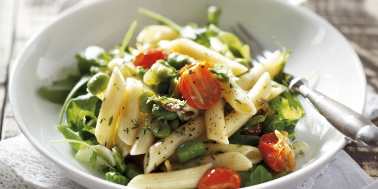 Pasta met kerstomaat, ansjovis en tuinbonen
