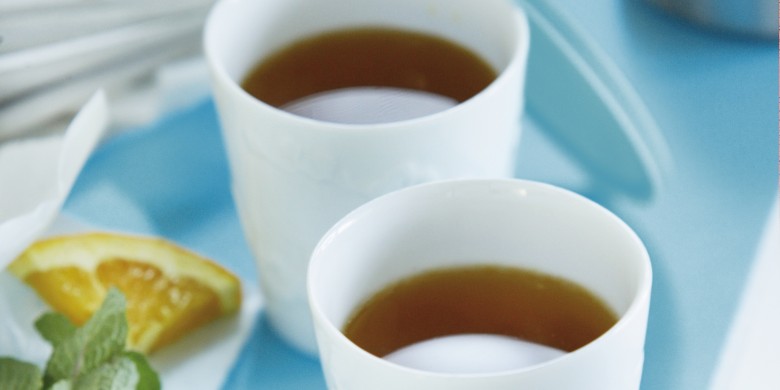 Sinaasappel-muntthee